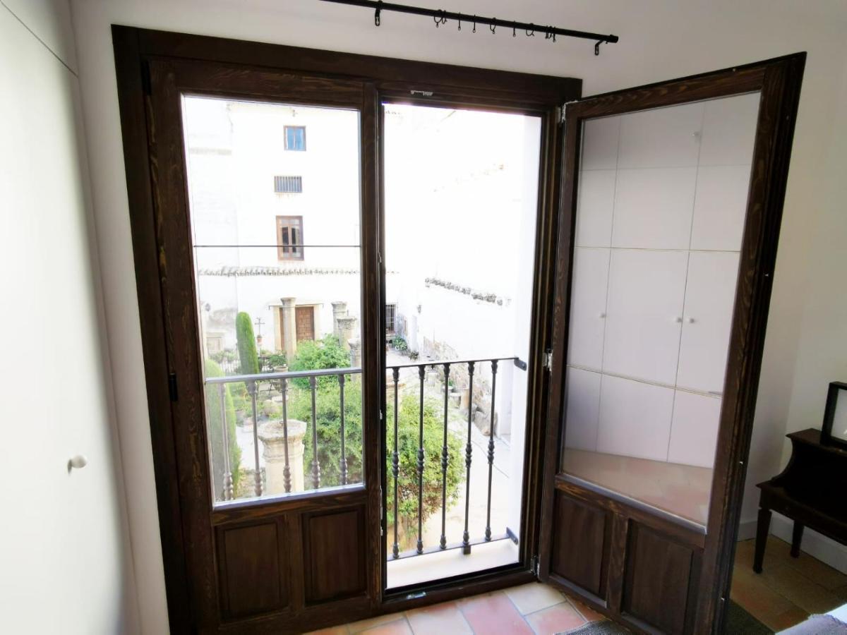 Apartamentos Tres Llaves Palacio De Vela De Los Cobos Ubeda  Bagian luar foto
