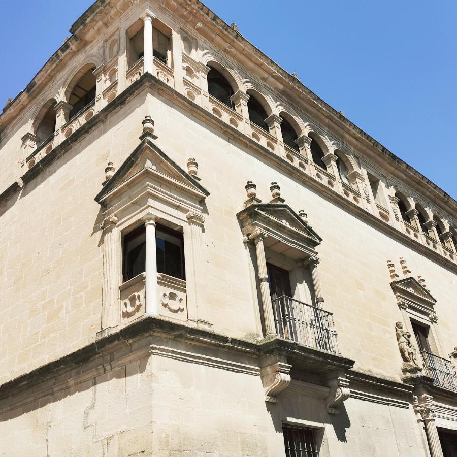 Apartamentos Tres Llaves Palacio De Vela De Los Cobos Ubeda  Bagian luar foto