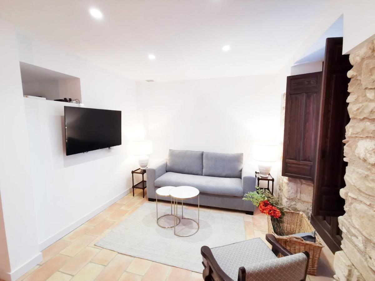 Apartamentos Tres Llaves Palacio De Vela De Los Cobos Ubeda  Bagian luar foto
